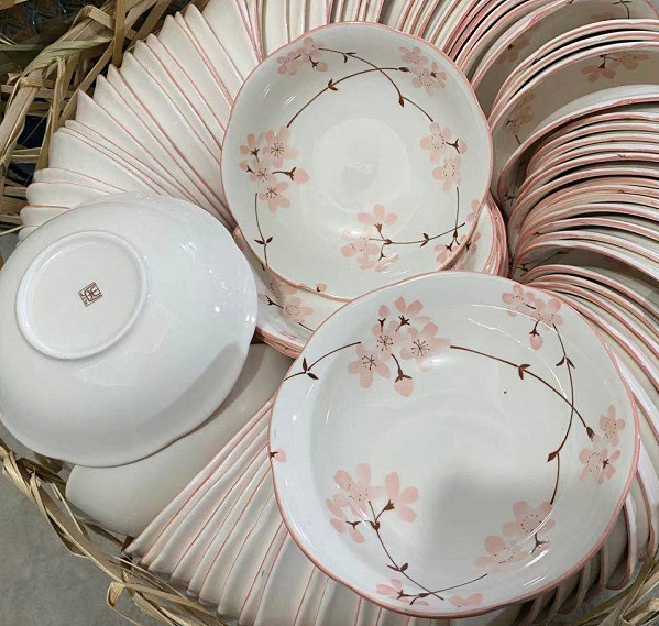 4.25寸梅花花边碗 A108