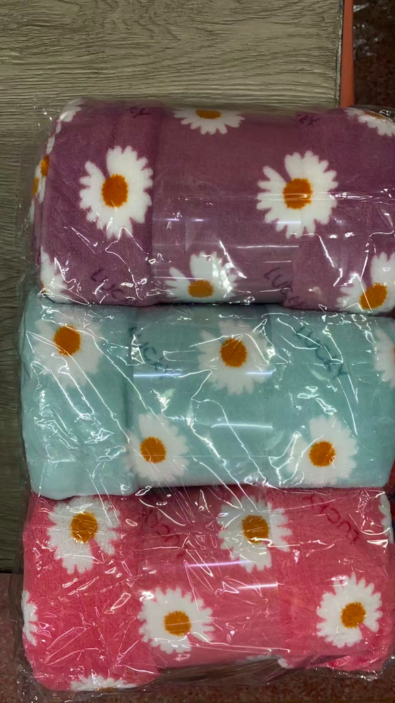 B8-1 ผ้าเช็ดตัว 27x54 นิ้ว(ลายดอก) (7.5โหล)