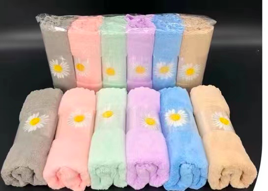 B13-2 珊瑚绒切边刺绣毛巾(雏菊)(15*30寸)(30打)