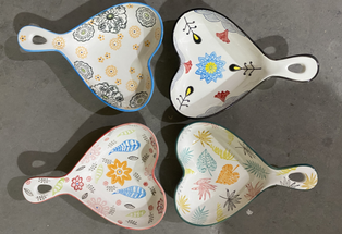 จานหัวใจ มีด้ามจับ 10นิ้ว (48ใบ)